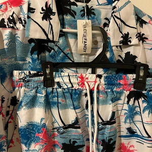 CoofAndy Men’s Blue/White Bermuda palm trees shorts and top set Size M NEW